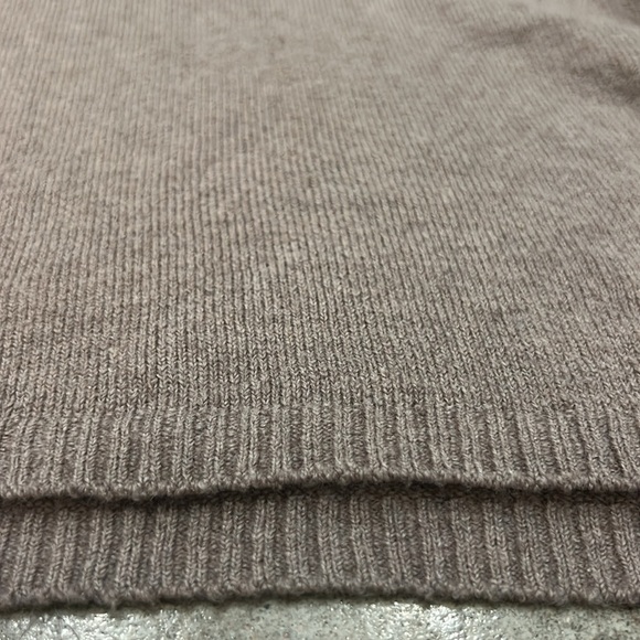 NWT Treasure and Bond V Neck Sweater Brown Shiitake Mushroom Size M - Picture 6 of 6